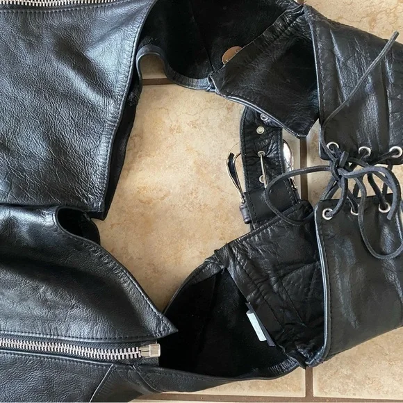 Women’s Authentic Harley Davidson Black Leather Chaps Like New Condition X Small - Picture 6 of 8
